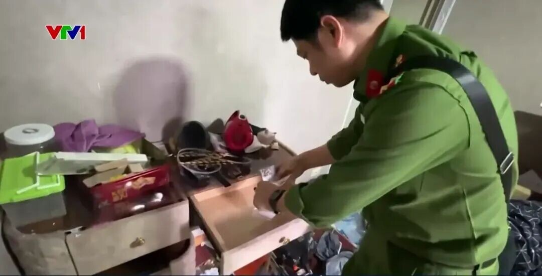 Bắt nh&oacute;m t&agrave;ng trữ ma t&uacute;y d&ugrave;ng s&uacute;ng bắn trả lực lượng c&ocirc;ng an - Ảnh 1.