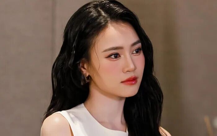 Bức ảnh của Ninh Dương Lan Ngọc gây bàn tán - Saostar.vn