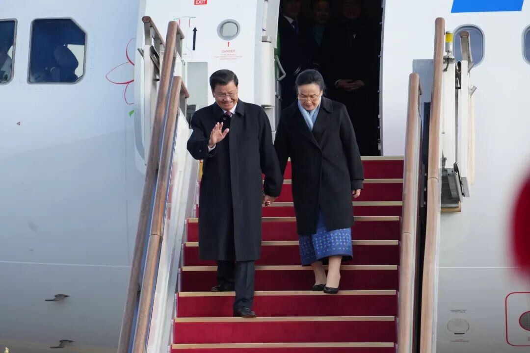 可能是包含下列内容的图片：飞机和文字