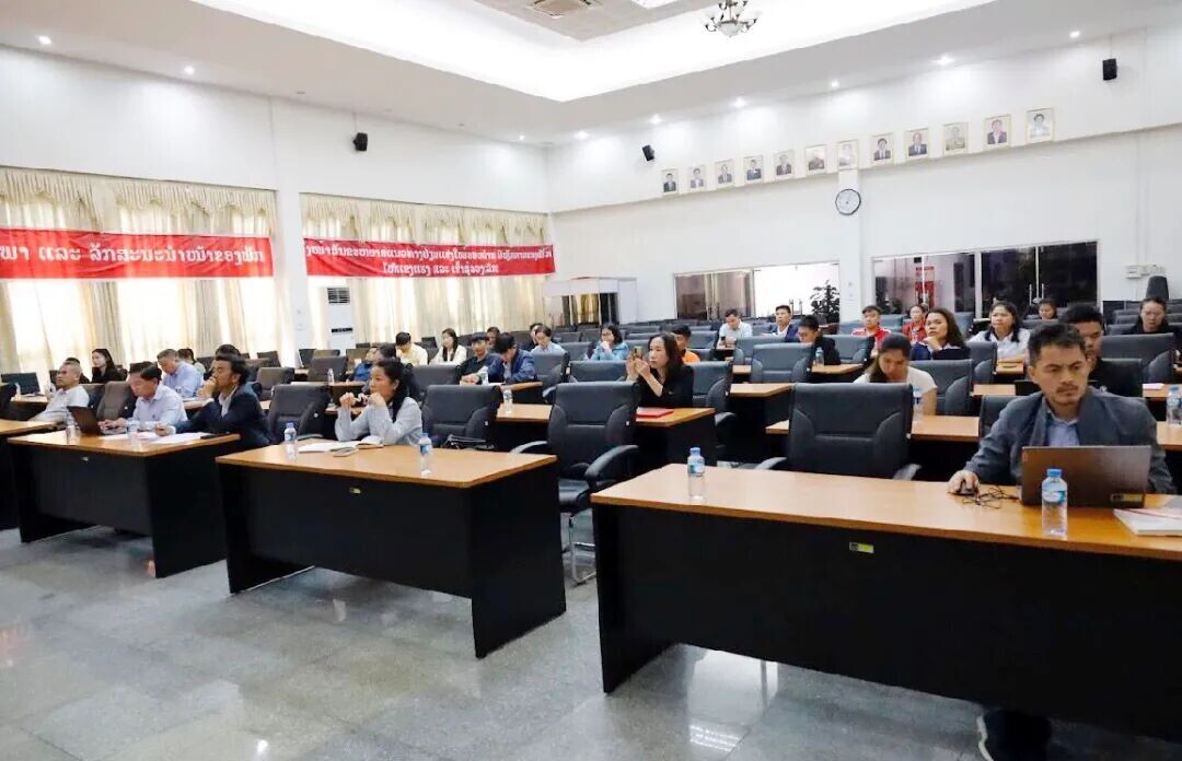 可能是包含下列内容的图片：新闻中心和文字