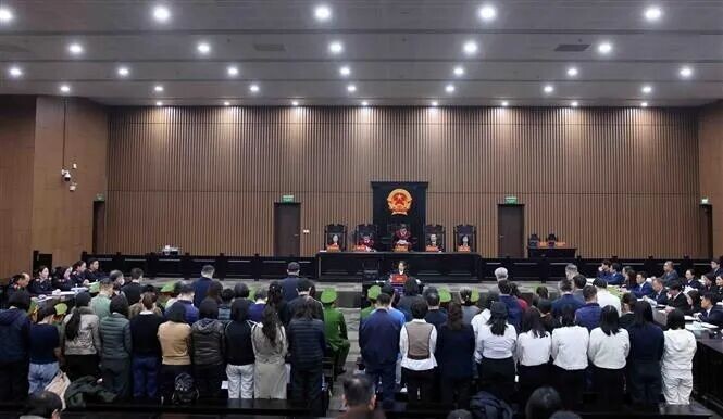 1月14日下午，河内市人民法院对涉嫌在卫生部食品安全局发生的行贿、受贿案件的55名被告作出判决。