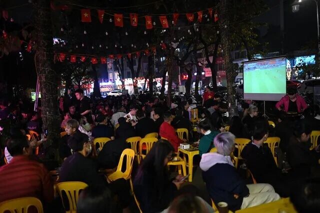 Nước mắt cổ động vi&ecirc;n khi U23 Việt Nam nhận thất bại cay đắng- Ảnh 45.