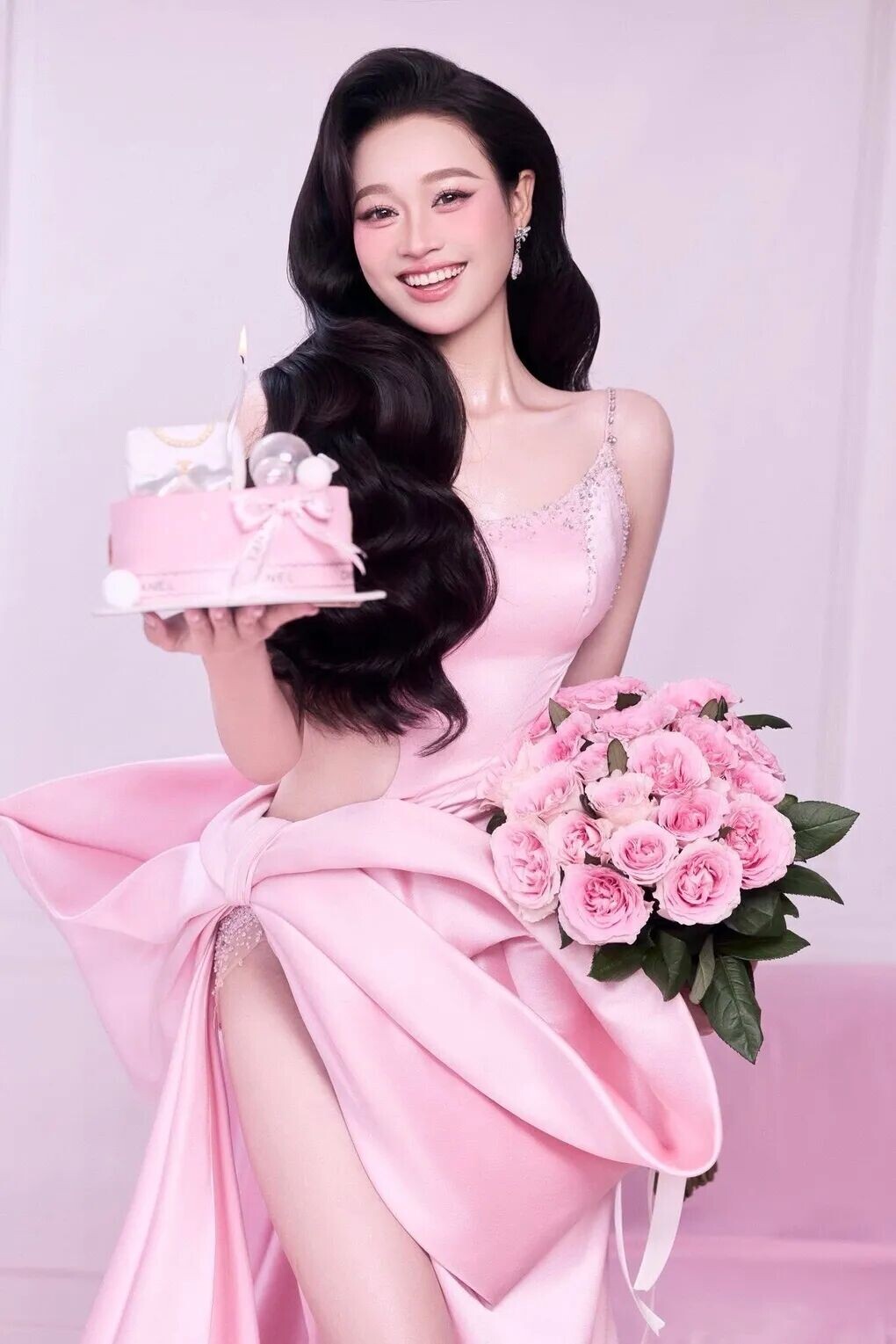 Hoa hậu Nguyễn Thị Mỹ Linh đ&oacute;n tuổi 21, cuộc sống thay đổi sau đăng quang - 2