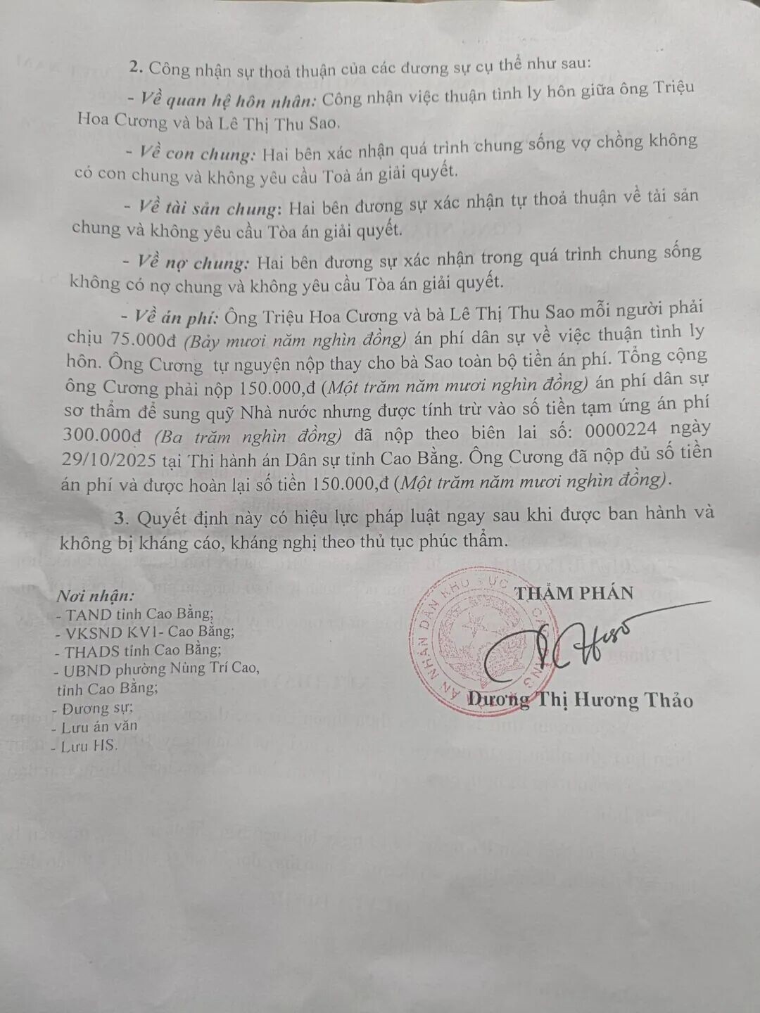 &ldquo;C&ocirc; d&acirc;u 62 tuổi&rdquo; ở Cao Bằng ch&iacute;nh thức ly h&ocirc;n chồng trẻ k&eacute;m 36 tuổi: C&aacute;i kết của mối t&igrave;nh &ldquo;đũa lệch&rdquo; từng g&acirc;y b&atilde;o mạng x&atilde; hội- Ảnh 1.