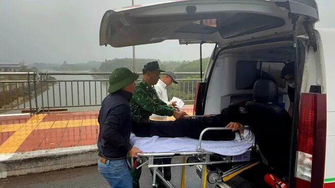 vna-potal-mo-luong-xanh-cho-xe-cuu-thuong-cap-cuu-benh-nhan-vi-muc-dich-nhan-dao-8575779.jpg