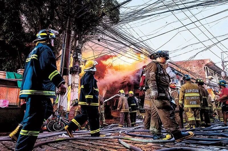 马尼拉王城区发生四级火灾