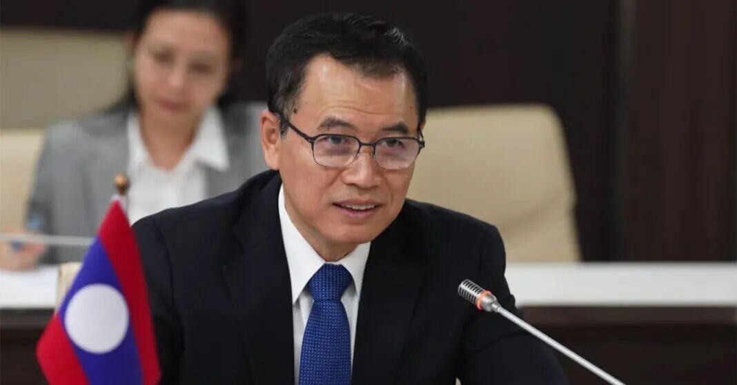 老挝否认向柬埔寨转口石油的指控，并保证遵守法律。