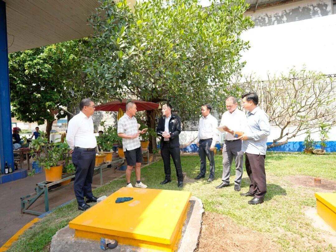 可能是包含下列内容的图片：一人或多人