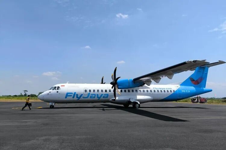 Pesawat Fly Jaya untuk kali pertama mendarat di Bandara Notohadinegoro, Jember pada 17 Agustus 2025.