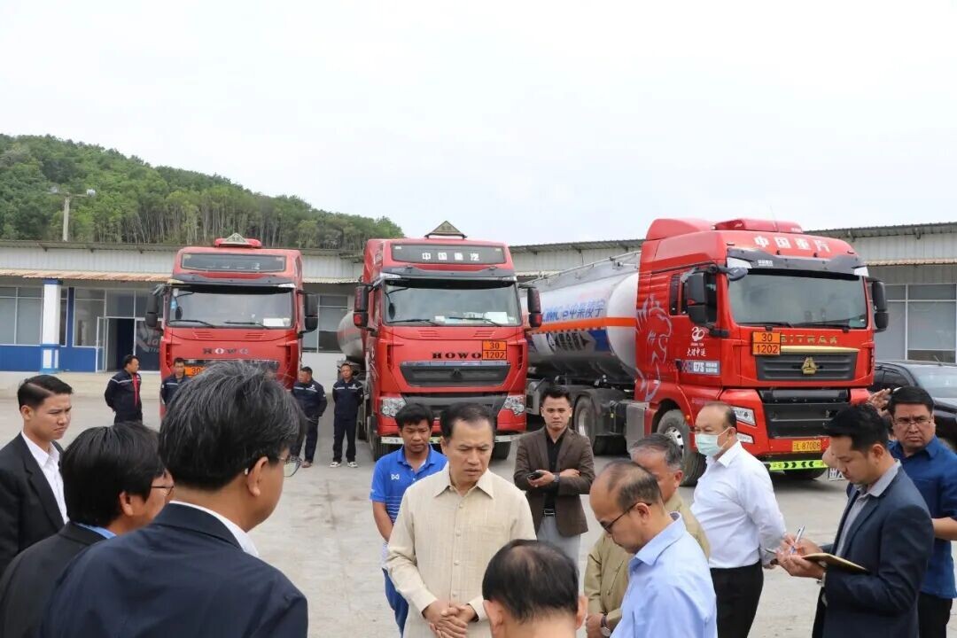 可能是包含下列内容的图片：一人或多人和文字