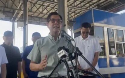 <p><strong>SUFFICIENT SUPPLY.</strong> President Ferdinand R. Marcos Jr. speaks to reporters after the opening of the new NAIA Expressway westbound off-ramp in Pasay City on Friday (March 27, 2026). The President said the Philippines has sufficient crude oil supply until June 30, 2026, assuring that the government continues to secure more fuel amid the ongoing state of national energy emergency. <em>(Photo courtesy of MPC Pool)</em></p>