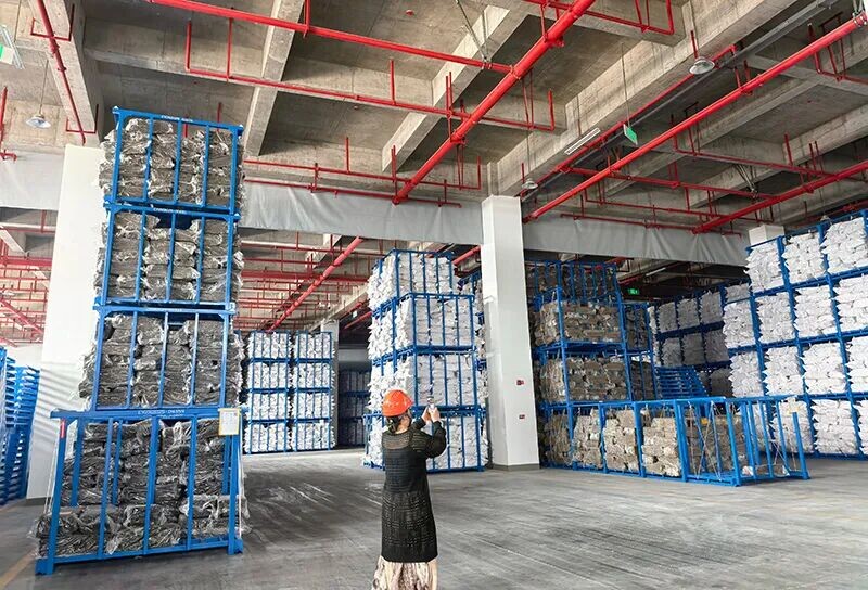 西双版纳天然橡胶储运中心。