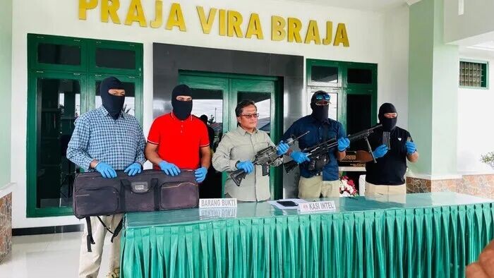 Tujuh WNA China ditangkap di Nabire, Papua Tengah, karena terlibat tambang emas ilegal.