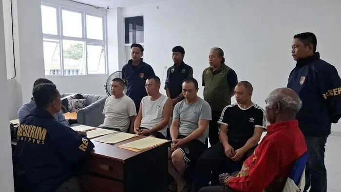 Biro Korwas PPNS Bareskrim Polri membantu PPNS Kementerian Kehutanan menangkap empat WN asal China terkait dugaan tambang ilegal di kawasan hutan Papua (Dok istimewa).