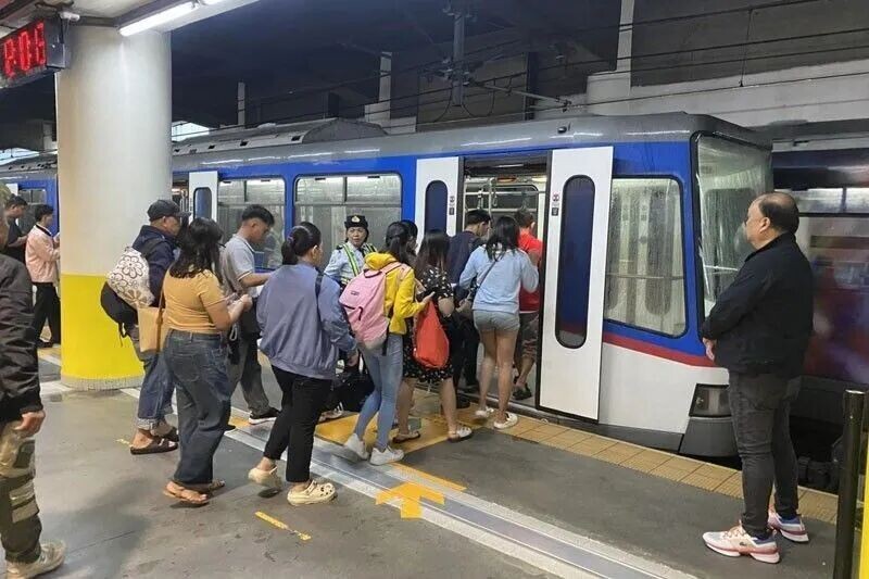 Free LRT, MRT rides on June 12