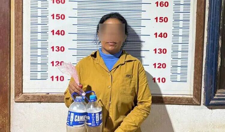 撞见丈夫带情妇回家同睡，柬埔寨女子泼3升汽油烧两人