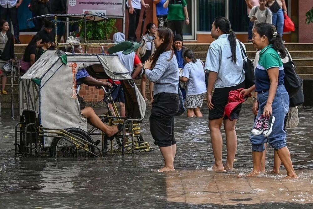马尼拉发布红色降雨警报