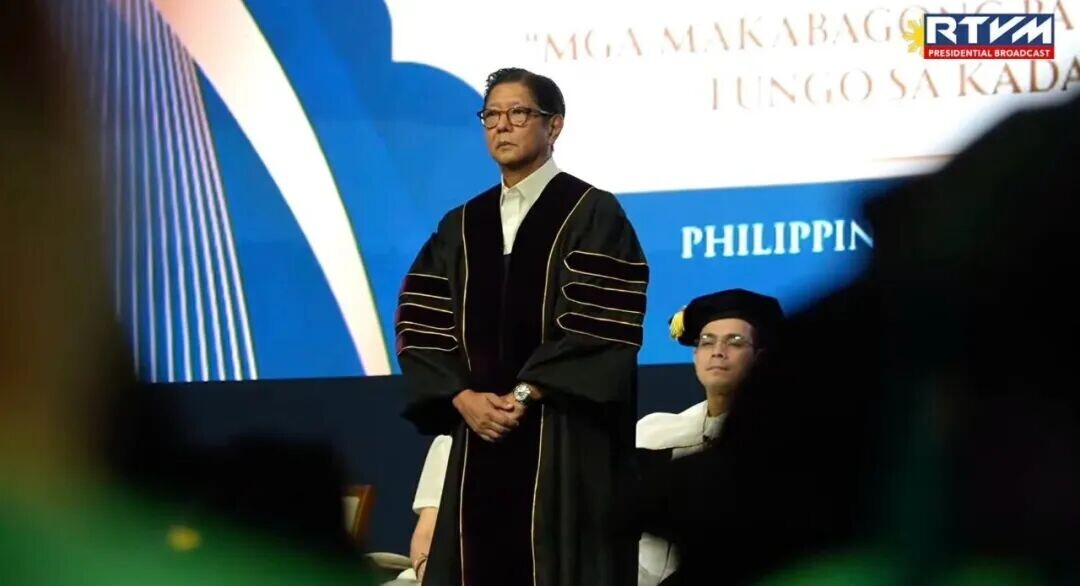 PLM授予马科斯二世荣誉法学博士学位。