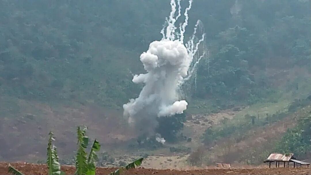 可能是包含下列内容的图片:火山口