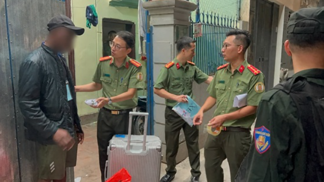 赴越求职注意！河内警方提醒：有外国人被“好工作”骗到越南，钱转了、人来了、工作却没有、还回不去
