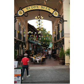 Buddy Beer Wine Bar & Grill